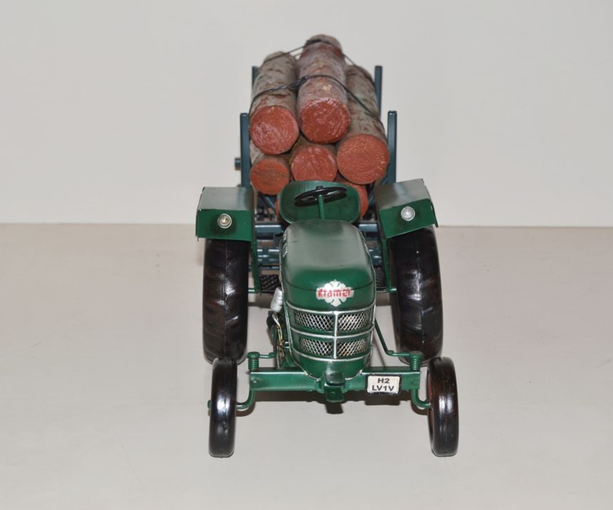 Blechtraktor Nostalgie Modelltraktor Oldtimer Marke Kramer Traktor Gespann mit Holzanhänger L 59 cm