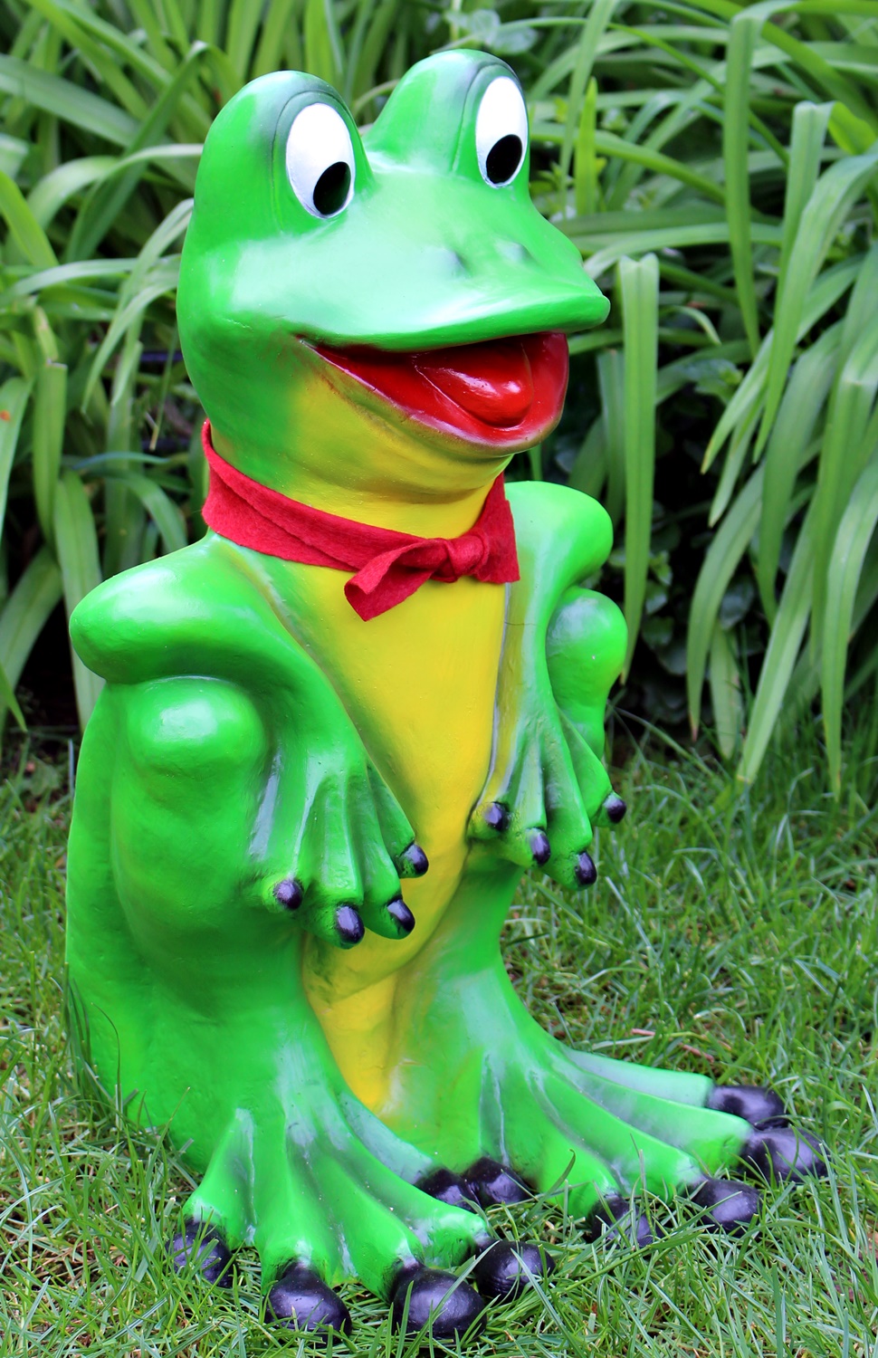 Deko Garten Figur Dekofigur Gartenfigur Tierfigur lustiger Frosch mit Fliege aus Kunststoff H 51 cm