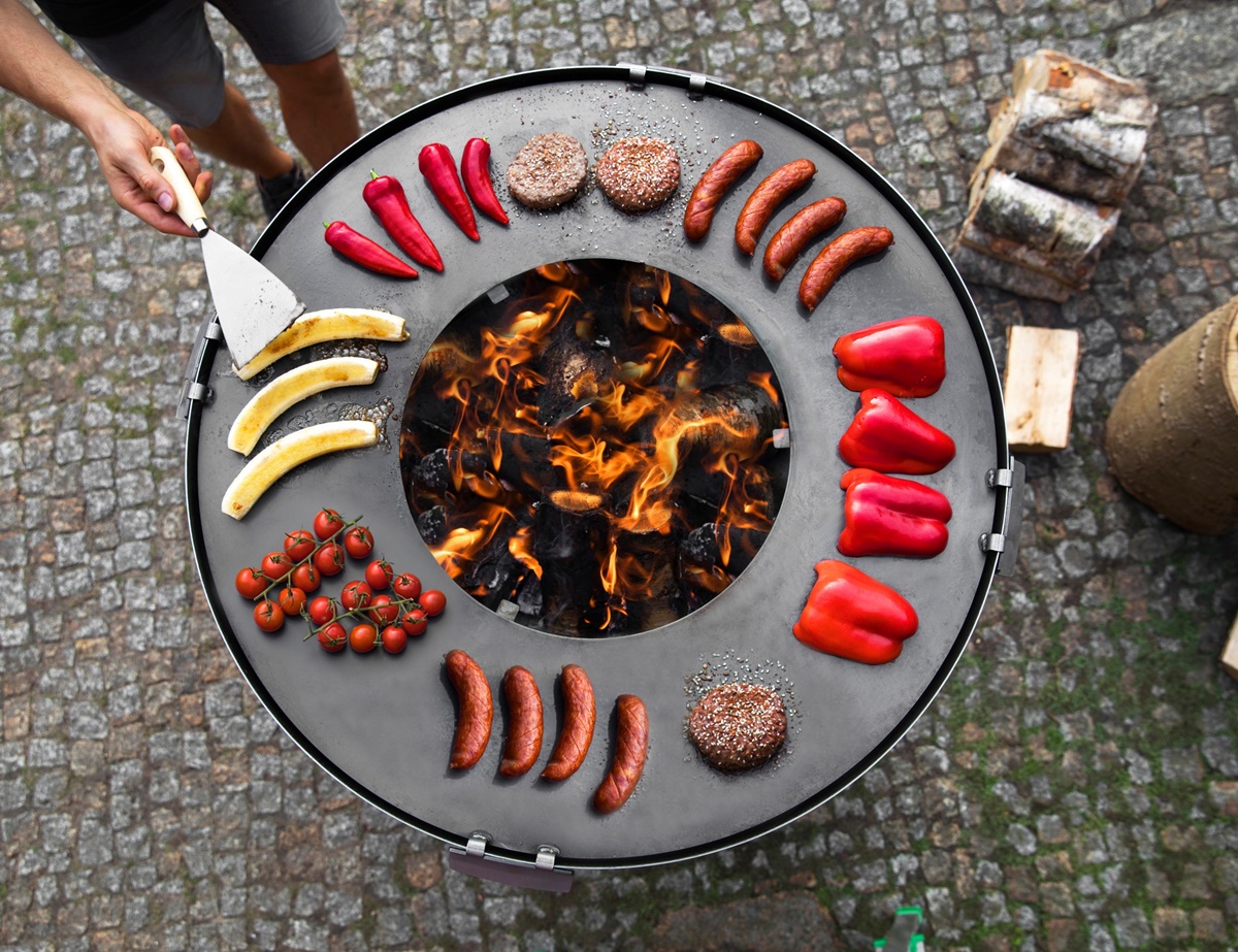 Grill SANTOS D 85 cm tiefe Grillschale Sockel mit Kaminholzablage Grillplatte aus Naturstahl