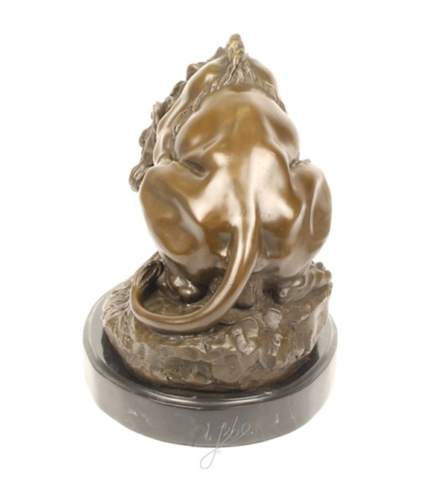 Bronzefigur Bronzeskulptur Löwe im Kampf gegen Schlange auf Sockel H 24 cm Bronze Figur