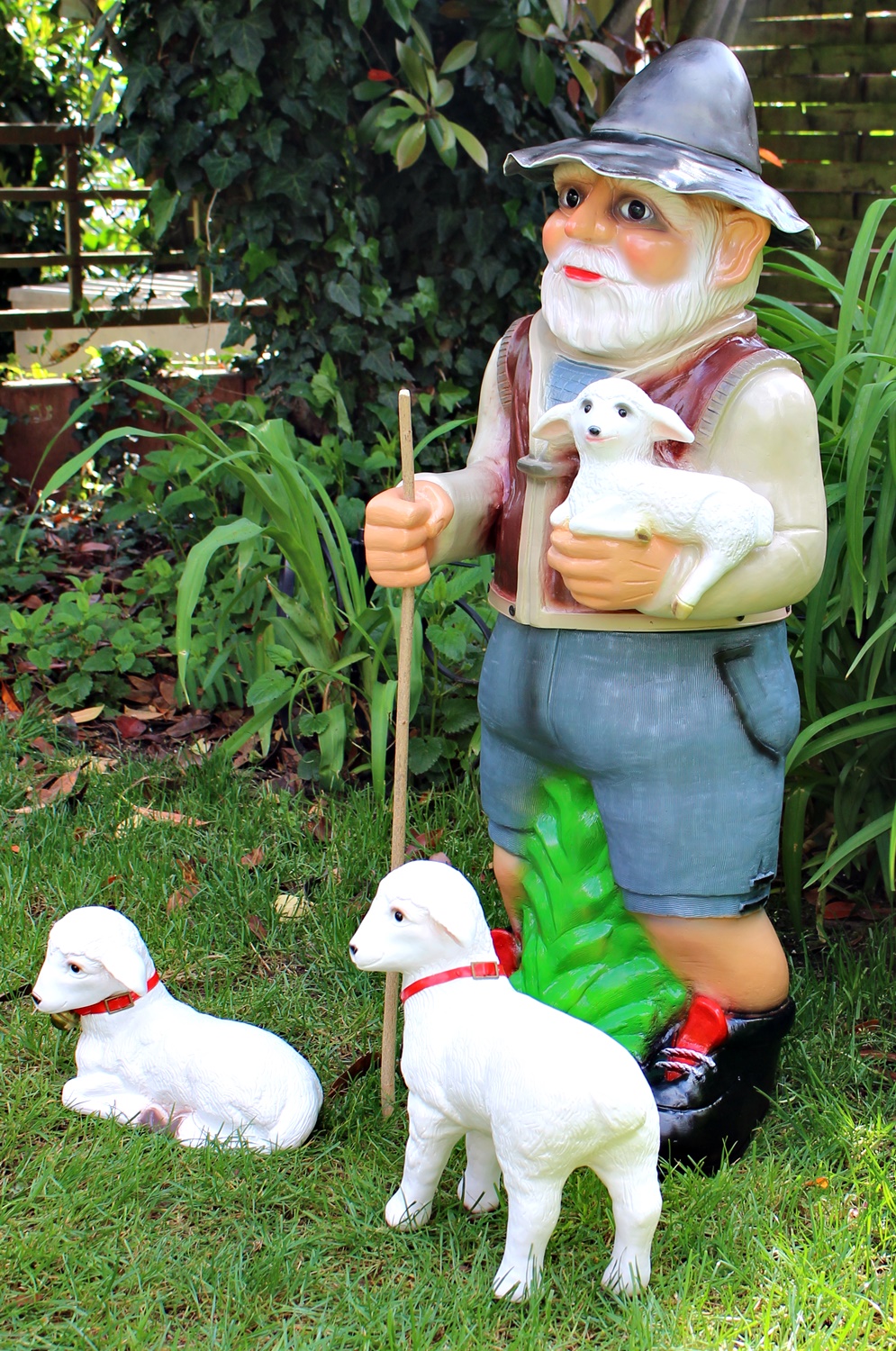 Deko Garten Figur Dekofigur Gartenfigur Hirte mit Lämmlein stehend und liegend aus Kunststoff