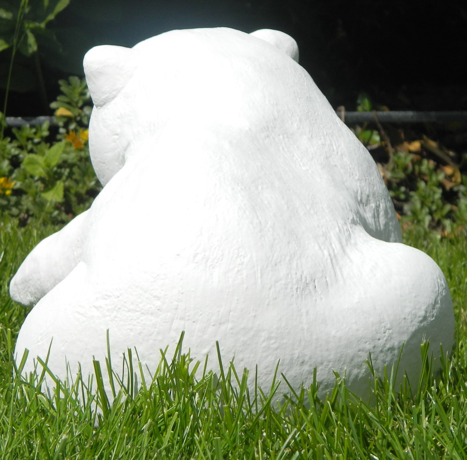 Beton Figur kleiner Eisbär H 19 cm Dekofigur und Gartenfigur