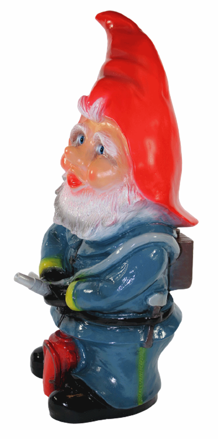 Gartenzwerg Deko Garten Figur Zwerg Feuerwehrmann stehend mit Löschschlauch aus Kunststoff H 46 cm