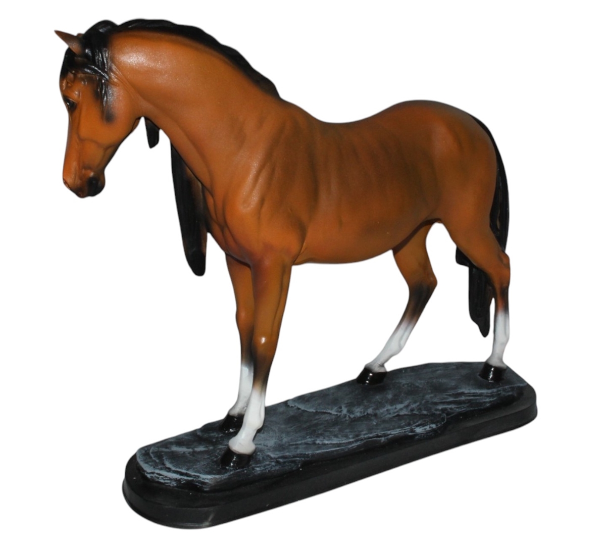 Dekofigur Pferd stehend Höhe 39 cm – Deko Figur Gartenfigur in Hellbraun aus Kunstharz