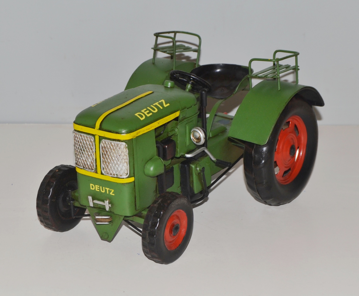 Blechtraktor Nostalgie Modellauto Oldtimer Marke Deutz Traktor grün Modell F1L514 aus Blech L 26 cm