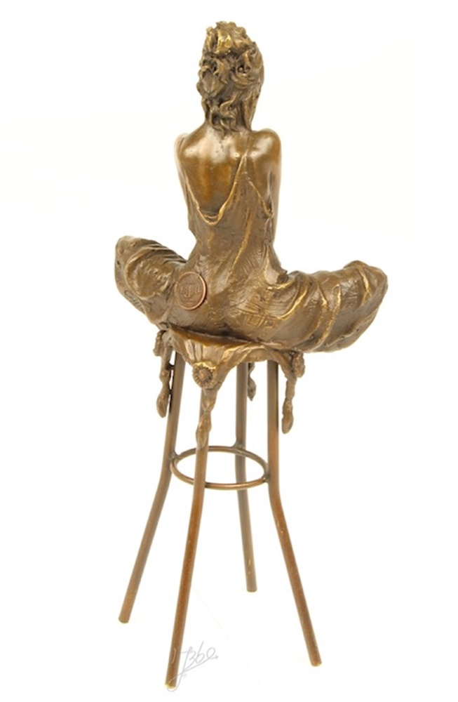 Bronzefigur sinnliche Frau sitzend auf Barhocker H 27,1 cm Bronzeskulptur Bronze Figur aus Bronze