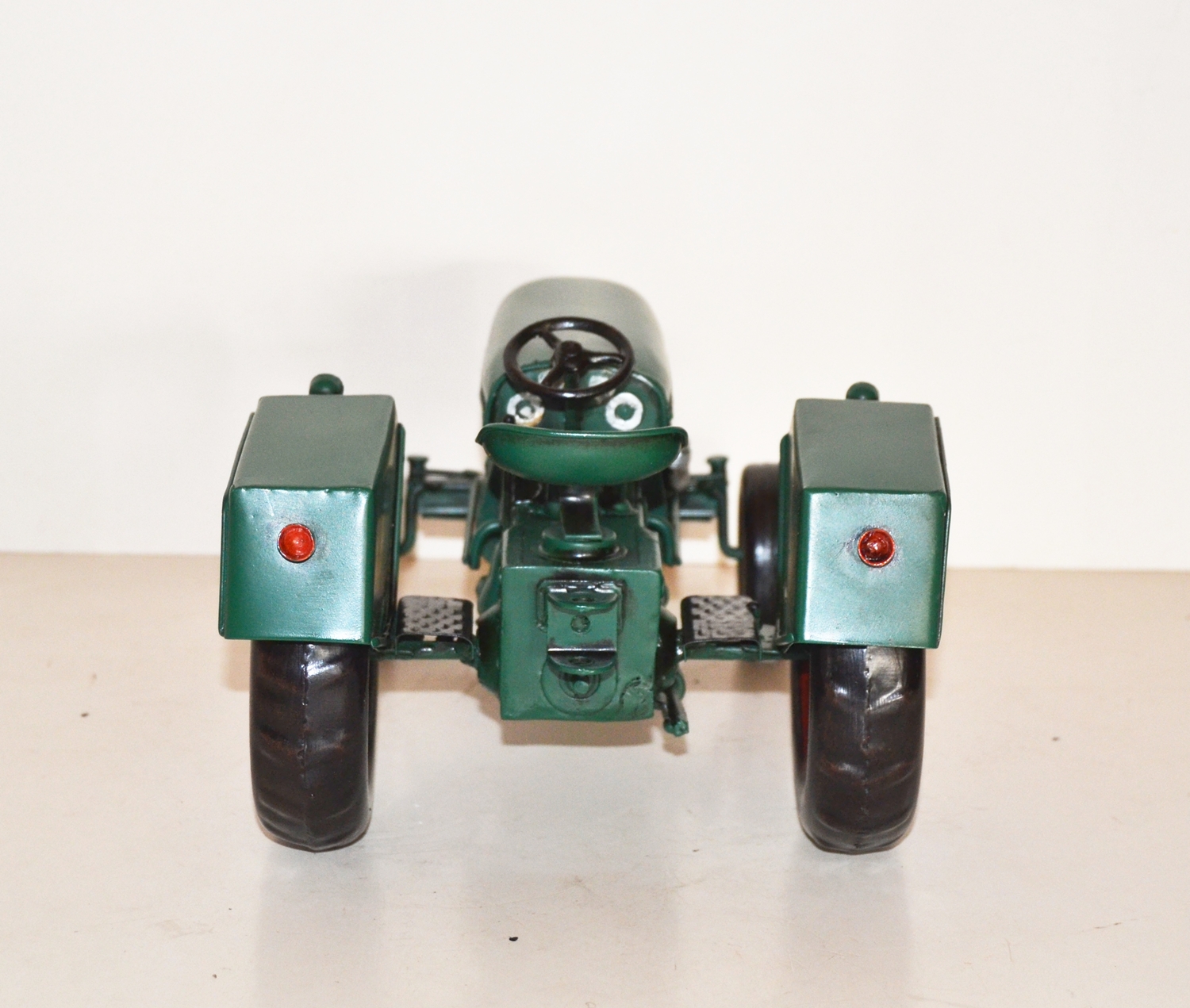 Blechtraktor Nostalgie Modellauto Oldtimer Marke Kramer KL 220 Traktor Modell aus Blech L 25 cm