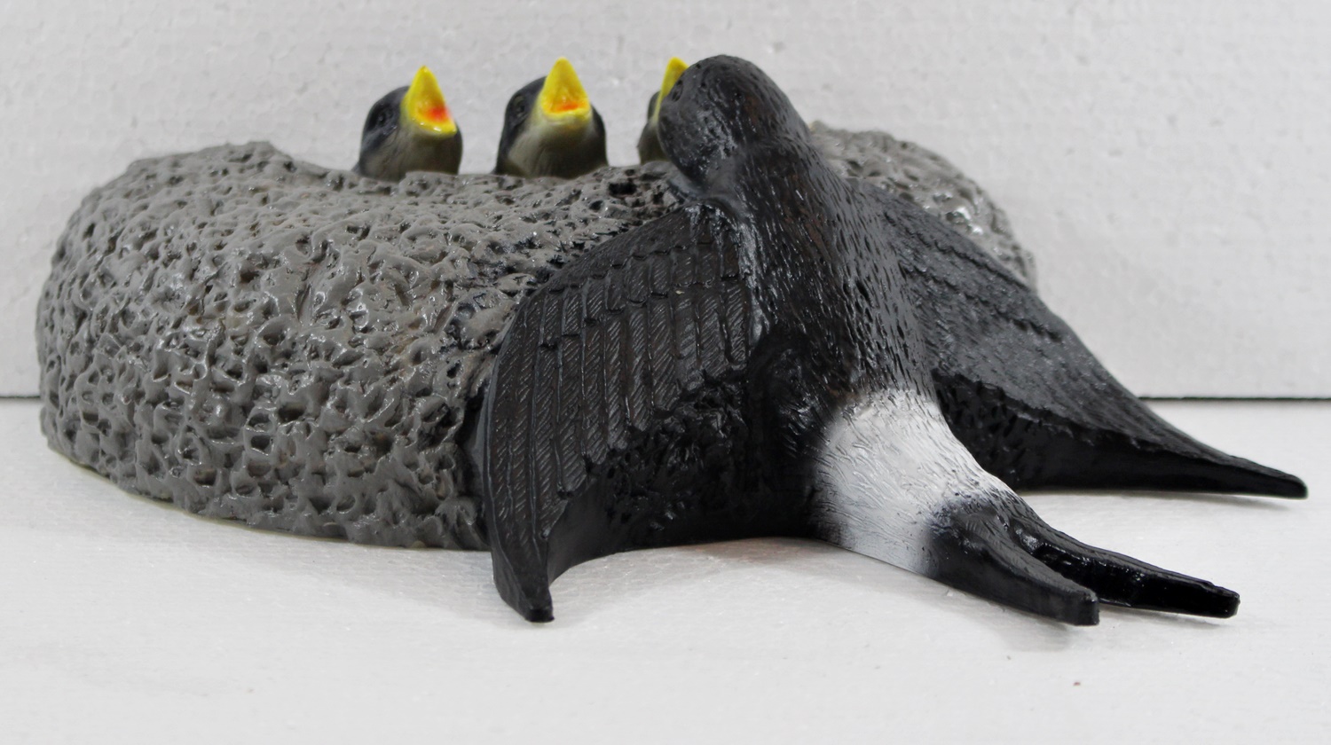 Deko Garten Figur Dekofigur Gartenfigur Vogelfigur Schwalbennest zum Anhängen aus Kunststoff H 18 cm