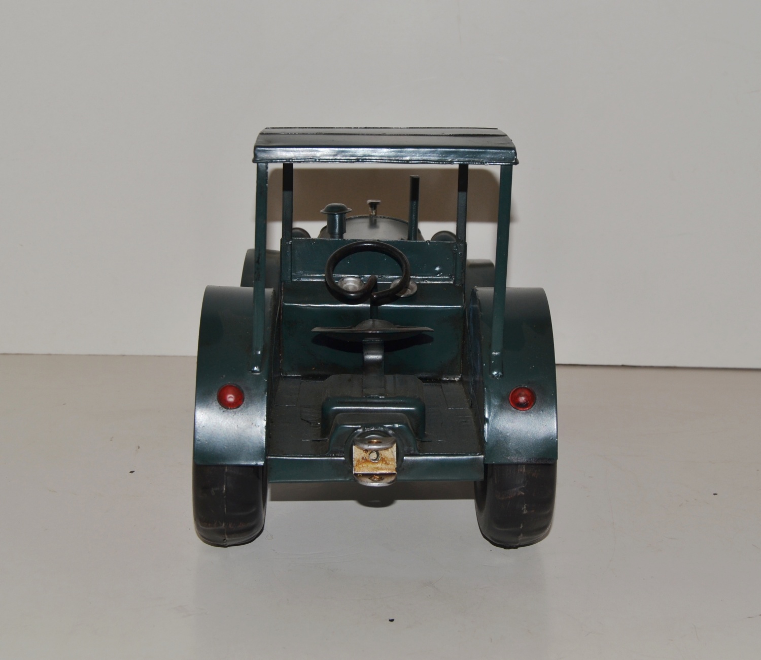 Blechtraktor Nostalgie Modellauto Oldtimer Marke Hanomag Traktor Modell R40 aus Blech L 28 cm