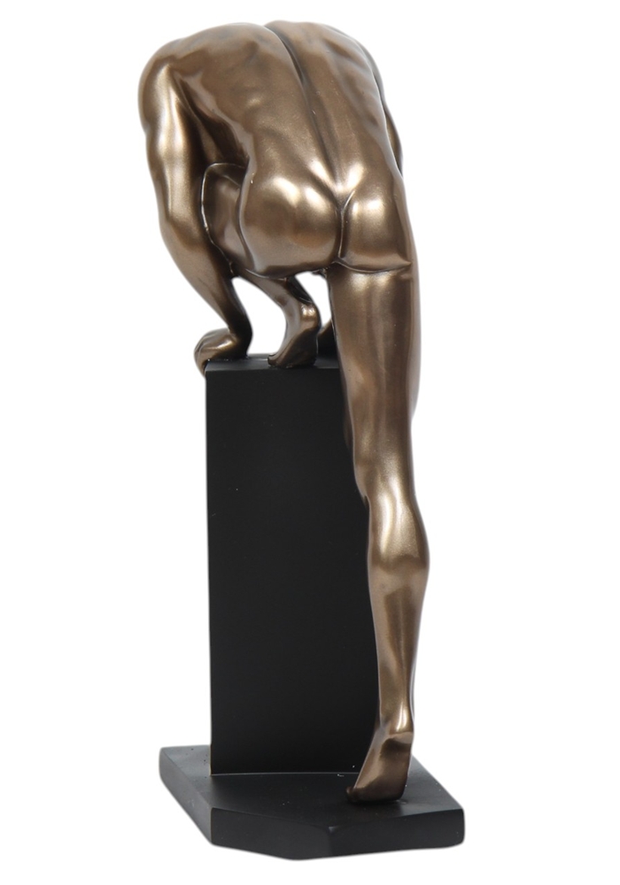 Moderne Skulptur junger Mann Akt stehend auf Sockel H 22 cm Dekofigur Body Talk in Bronze-Optik