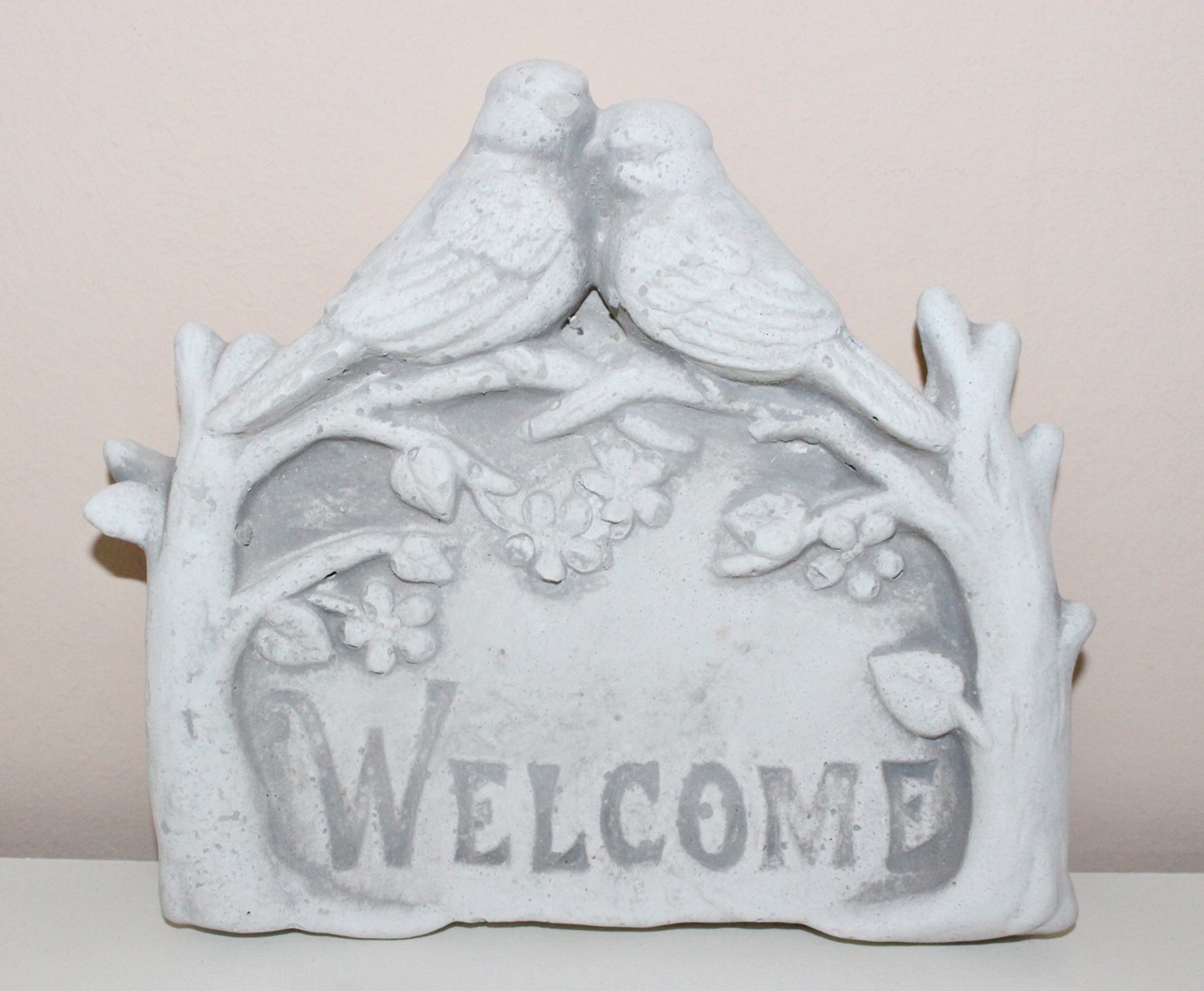 Beton Deko Figur "Welcome" Schild mit Vögel und Blumen H 18 cm Dekofigur für den Eingangsbereich
