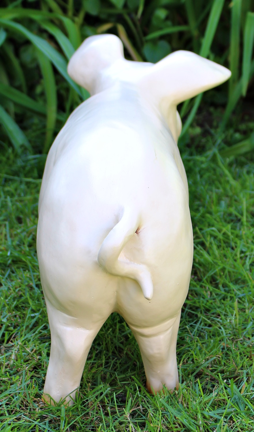 Dekorationsfigur Tierfigur Schwein Ferkel stehend rechts H 27 cm Dekofigur aus Kunstharz