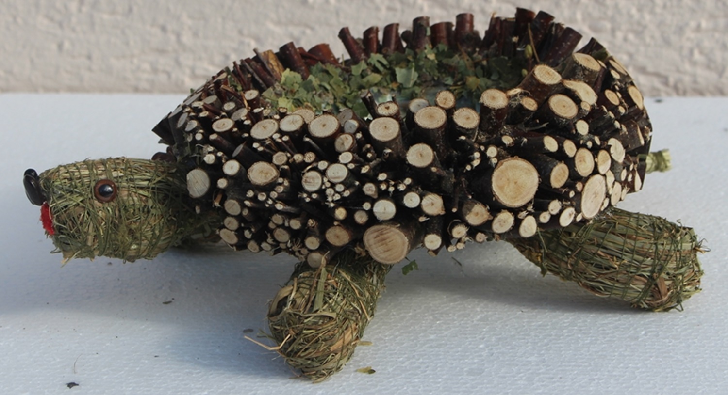 Deko Figur Schildkröte liegend L 20 cm Figur zum Bepflanzen aus Naturmaterial Heu und Reisig