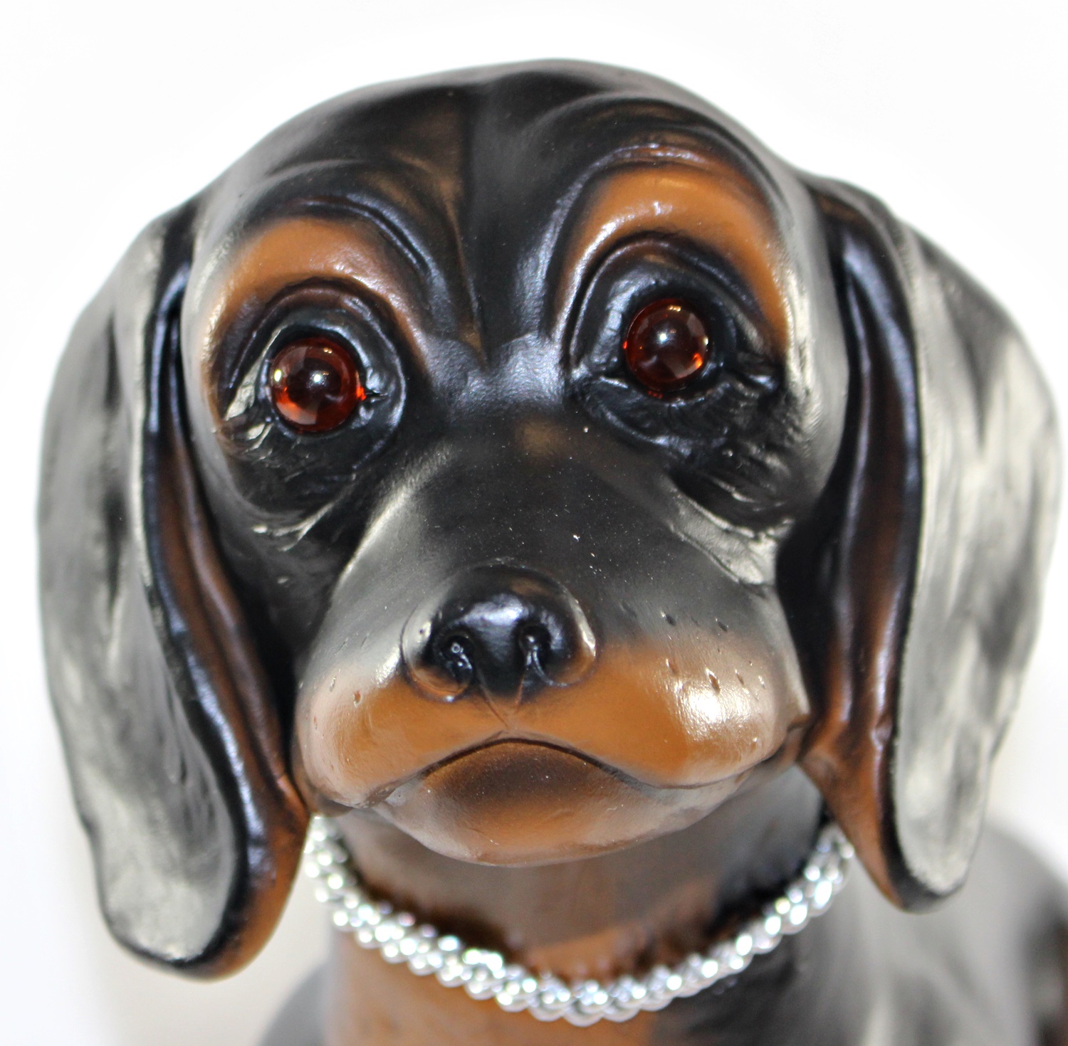 Deko Garten Figur Dekofigur Gartenfigur Hundefigur Dackel sitzend aus Kunststoff Höhe 32 cm