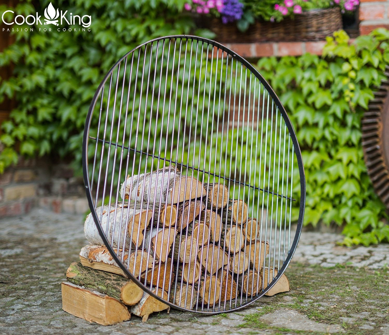 Dreibein mit Kurbel H 180 cm mit Grillrost Ø 50 cm aus Rohstahl Schwenkgrill Grill Grillständer