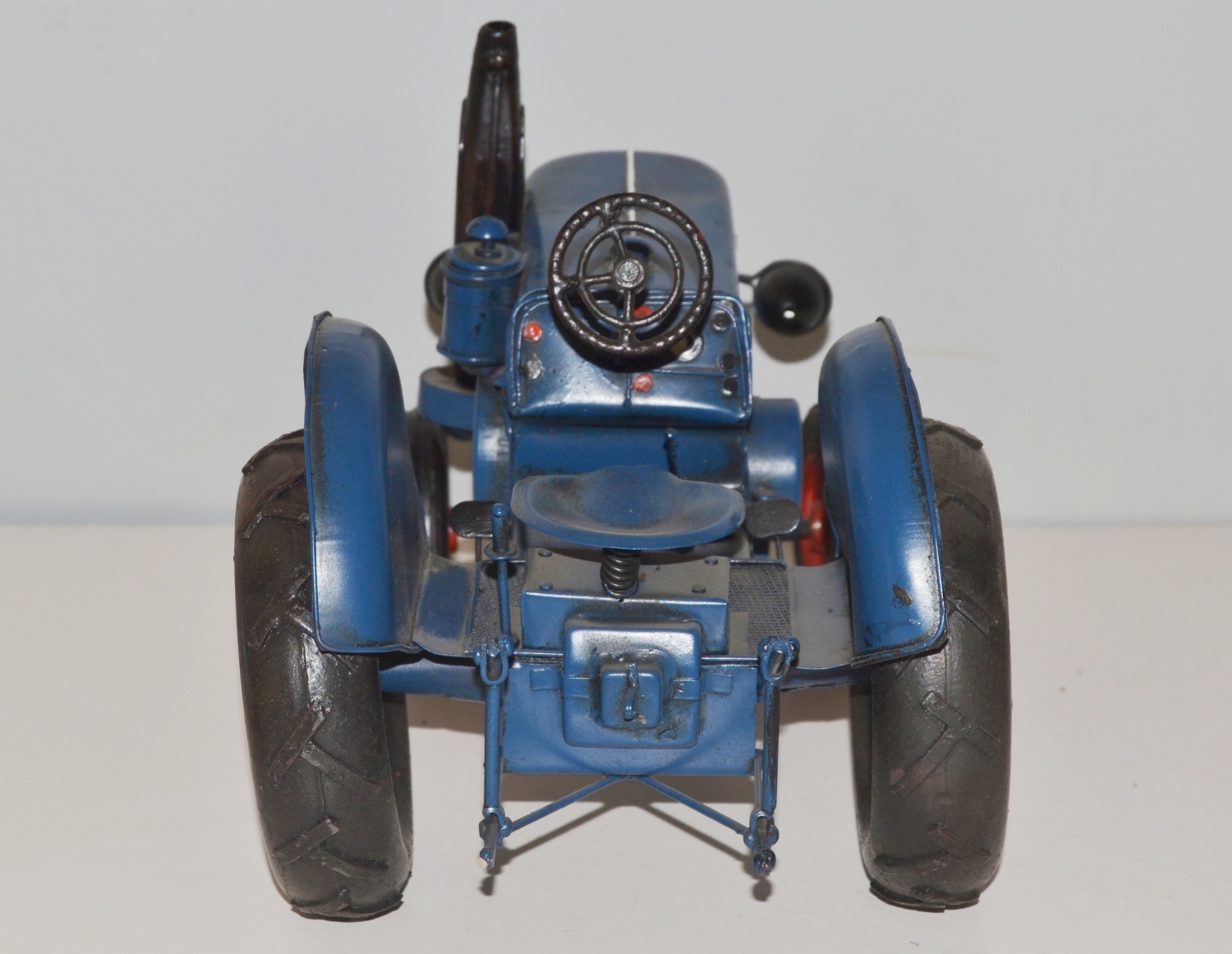 Blechtraktor Nostalgie Modellauto Oldtimer Marke Lanz Traktor Ackerluft-Bulldog aus Blech L 31 cm