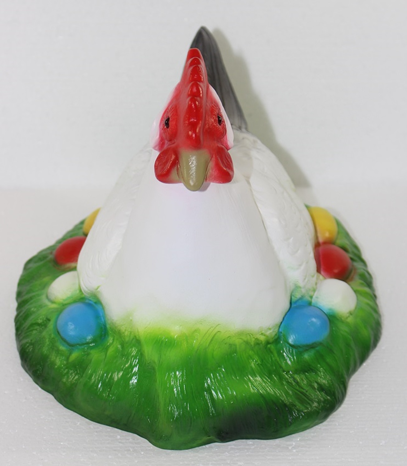 Deko Garten Figur Tierfigur Henne auf Nest mit bunten Eiern sitzend aus Kunststoff Höhe 23 cm