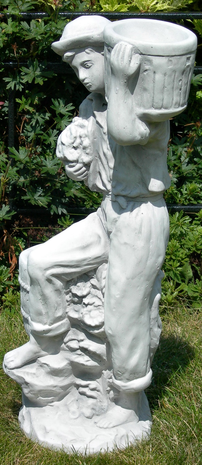 Beton Figur Junge mit Töpfen zum Bepflanzen H 50 cm Dekofigur und Gartenskulptur