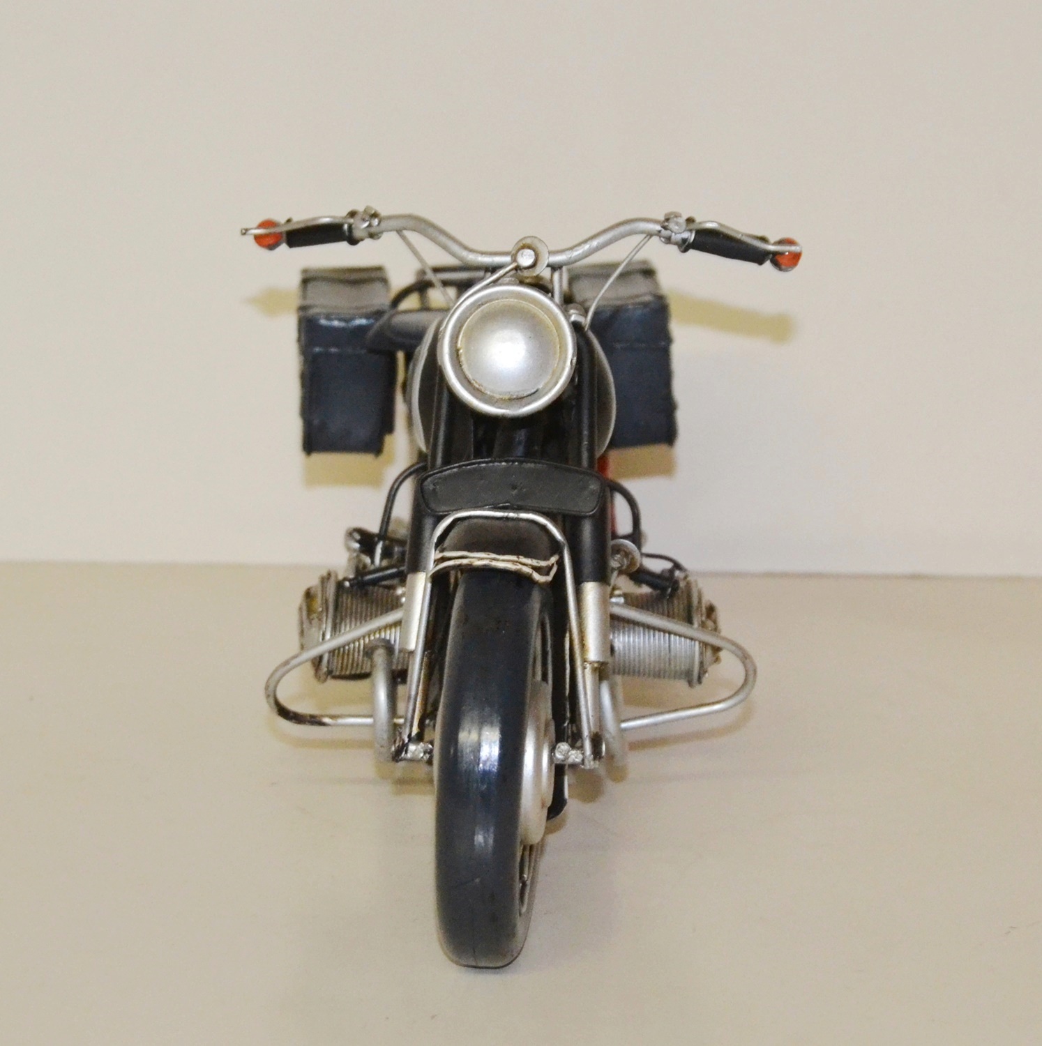 Blechmotorrad Nostalgie Modellauto Oldtimer Marke BMW R 60 Motorrad Zweirad aus Blech L 31 cm