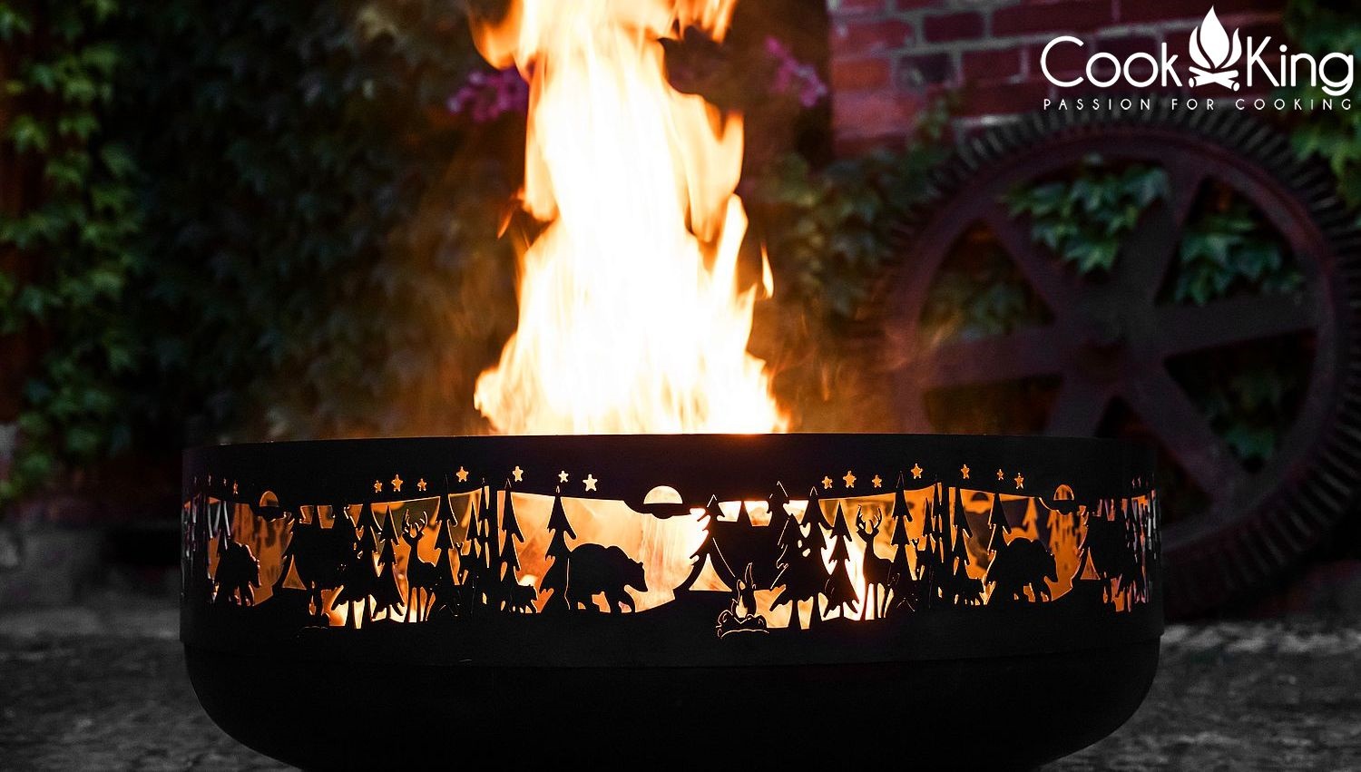 Feuerschale "Forest" Ø 80 cm Feuerstelle für Garten aus Stahl Feuerkorb als Wärmequelle