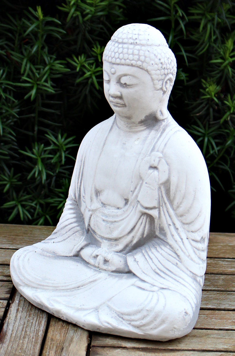Beton Figur Statue Buddha klein sitzend in der Hocke H 27 cm Dekofigur und Gartenskulptur