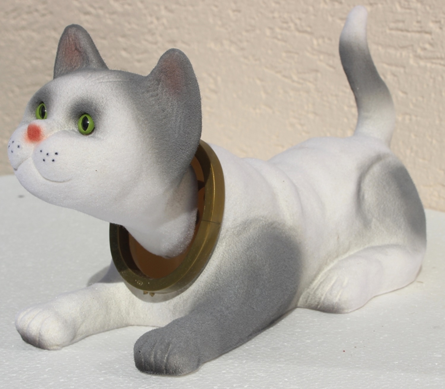 Wackel Figur Katze hell grau Wackelfigur H 15 cm groß liegend Dekofigur mit Wackelkopf