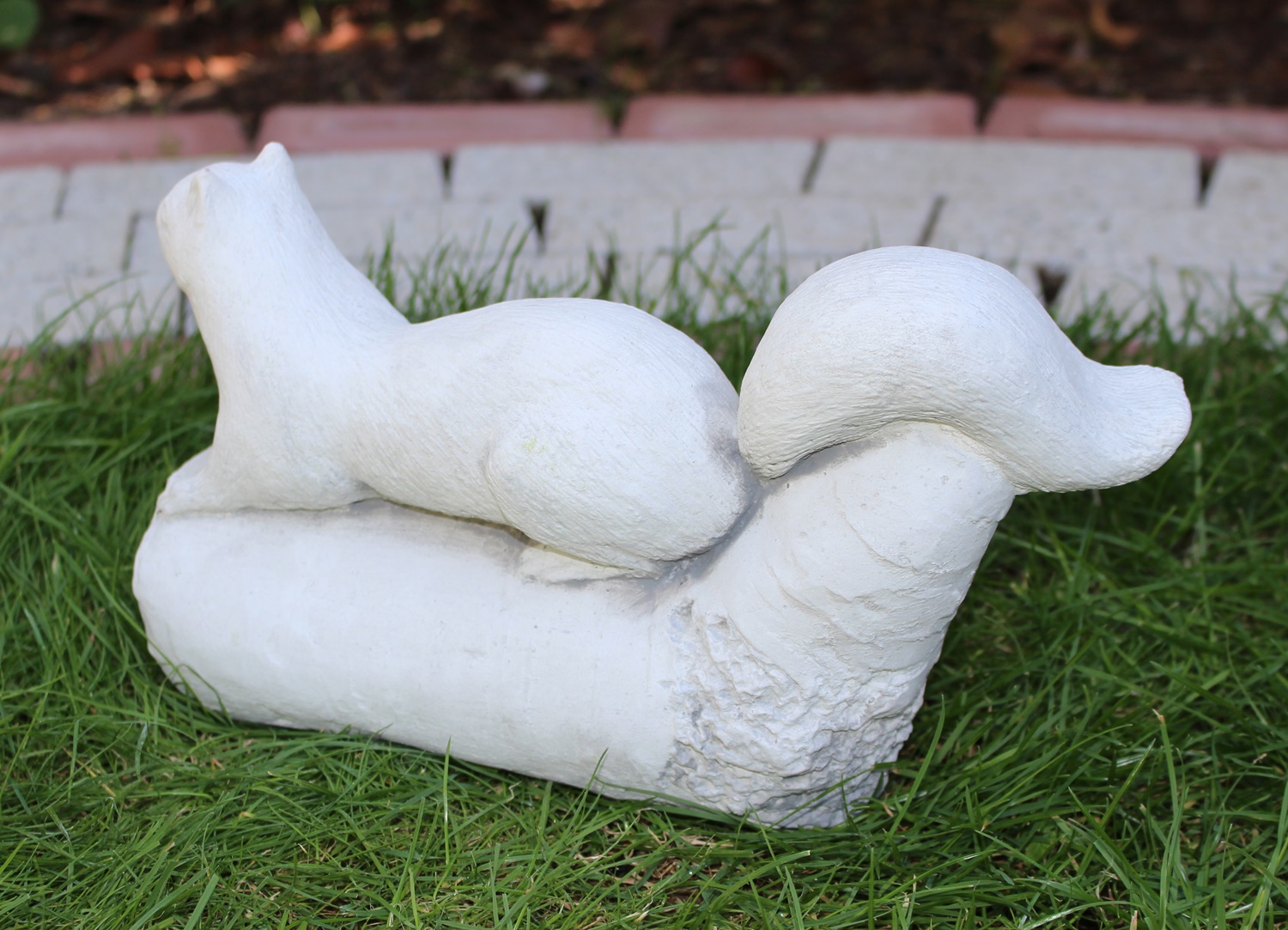 Beton Figur Eichhörnchen H 18 cm Dekofigur und Gartenfigur