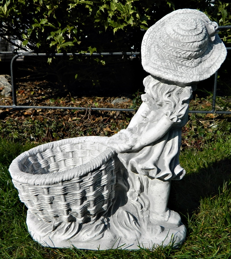 Beton Figur Mädchen mit Pflanztopf H 40 cm Dekofigur und Gartenskulptur zum Bepflanzen