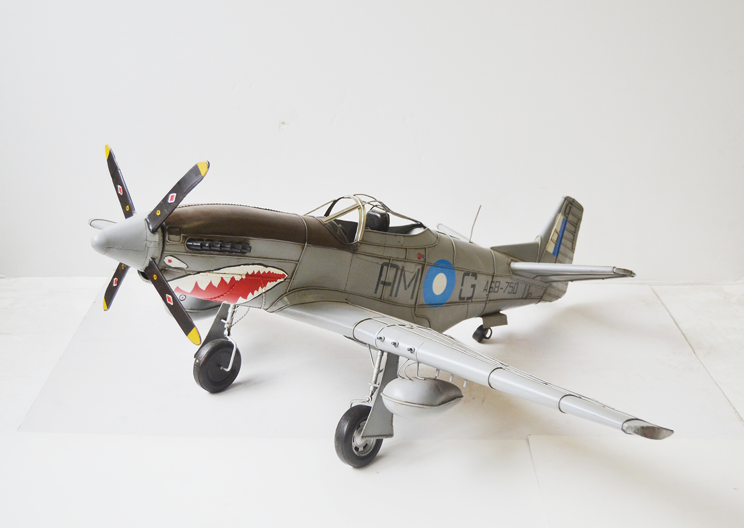 Blechflugzeug Nostalgie Modellflugzeug Oldtimer Marke Mustang P51 Flugzeug aus Blech L 103 cm