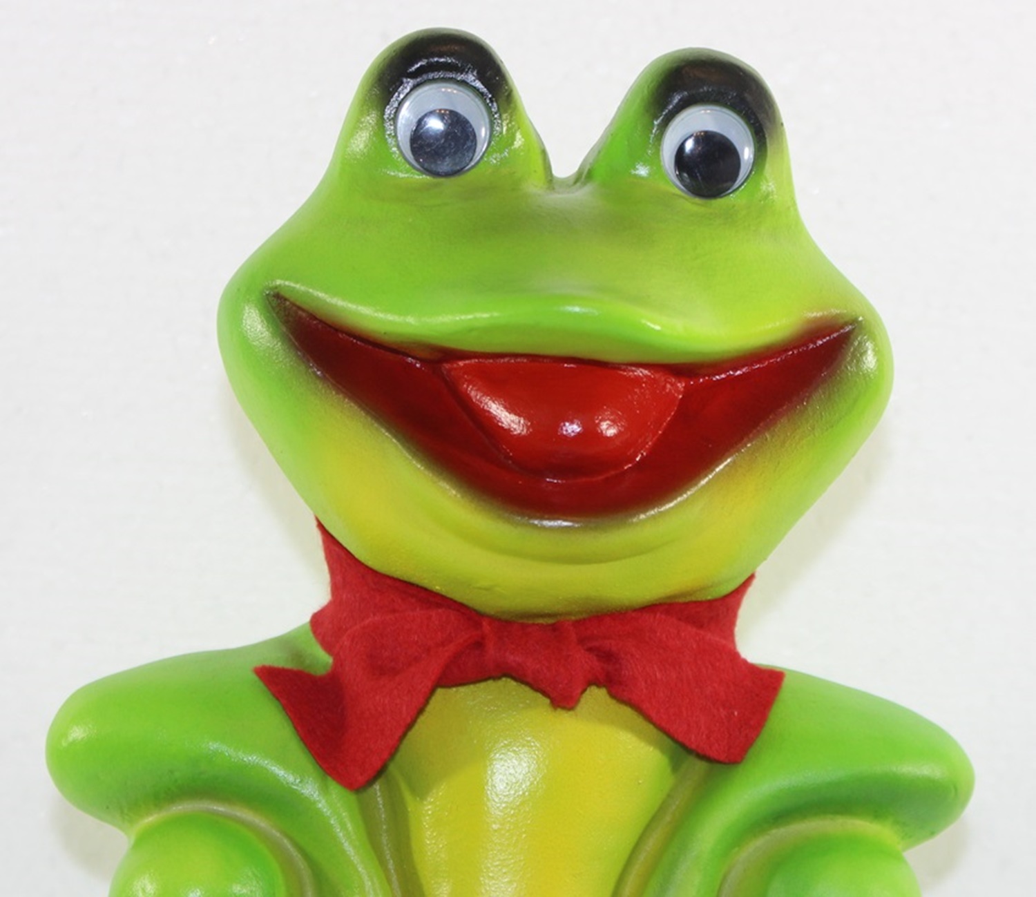 Deko Garten Figur Dekofigur Gartenfigur Tierfigur Frosch mit Schal sitzend aus Kunststoff H 32 cm
