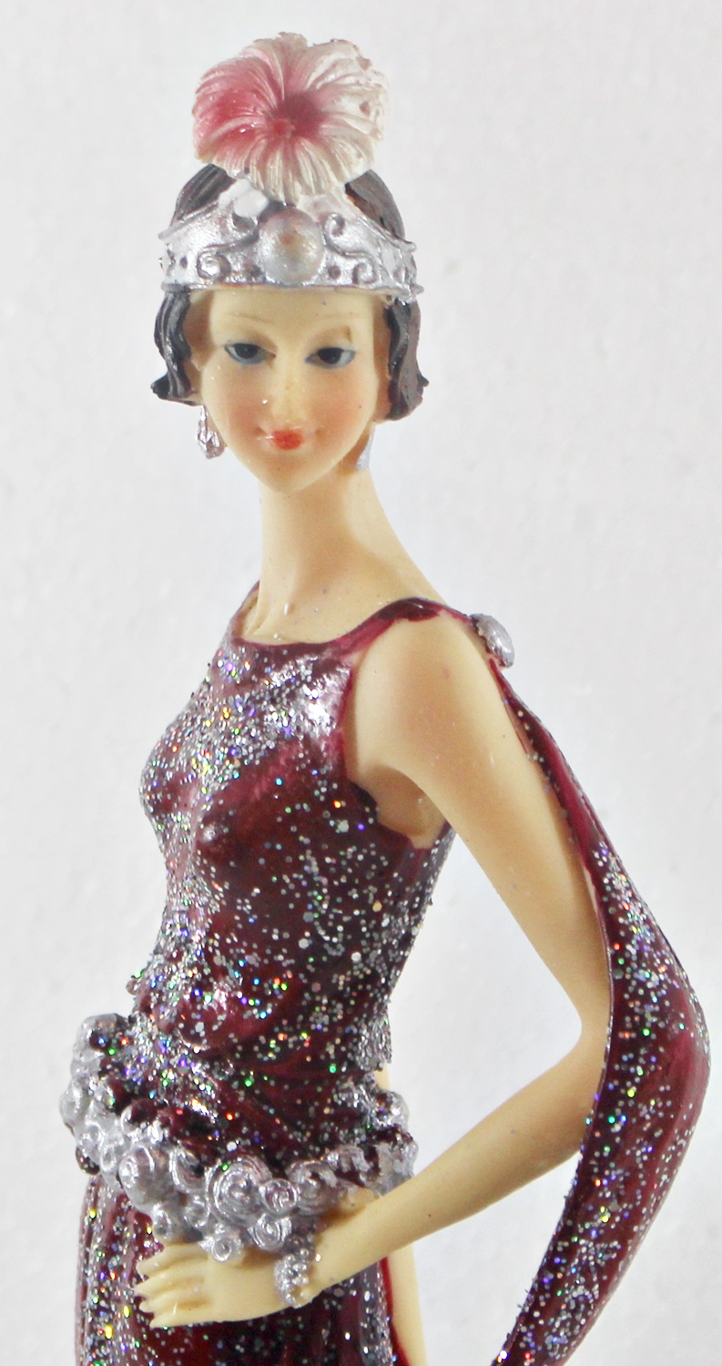 Beauty Figur Deko Modefigur Modepuppe Nostalgiefigur Dame rotes Kleid mit Kopfschmuck aus Resin