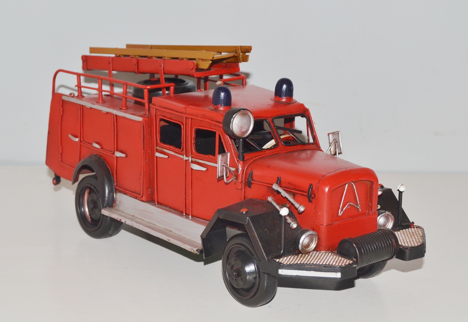 Blechauto Nostalgie Modellauto Oldtimer Feuerwehr Automarke Magirus Deutz TLF 16 aus Blech L 33 cm