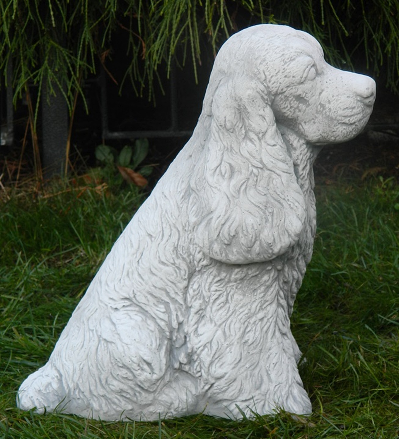 Beton Figur Hund Cocker Spaniel sitzend Hundefigur H 31 cm Dekofigur und Gartenfigur