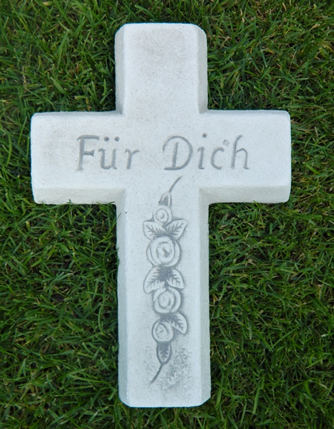 Beton Figur Kreuz mit Aufschrift  Für Dich " Länge 30 cm Grabdekoration"