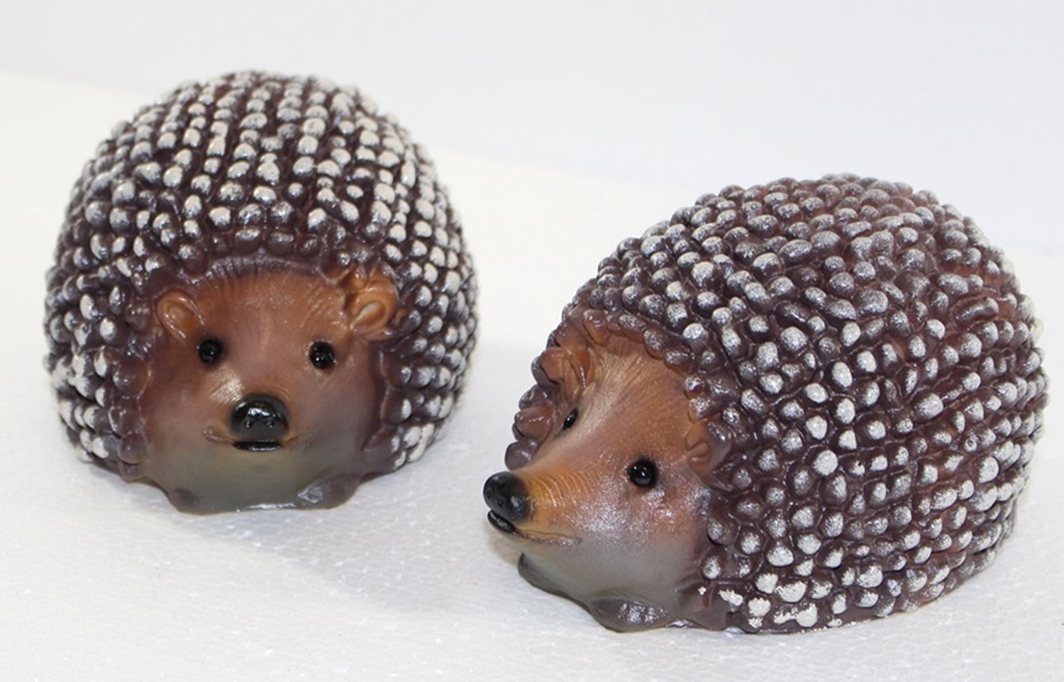 Deko Garten Figur Dekofigur Tierfigur Igel klein 2-er Satz liegend aus Kunststoff Höhe 7 cm