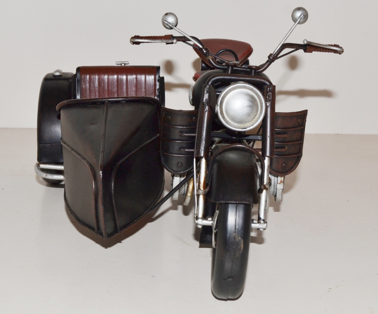 Blechmotorrad Nostalgie Modellauto Oldtimer Marke BMW Motorrad mit Beiwagen aus Blech L 31 cm