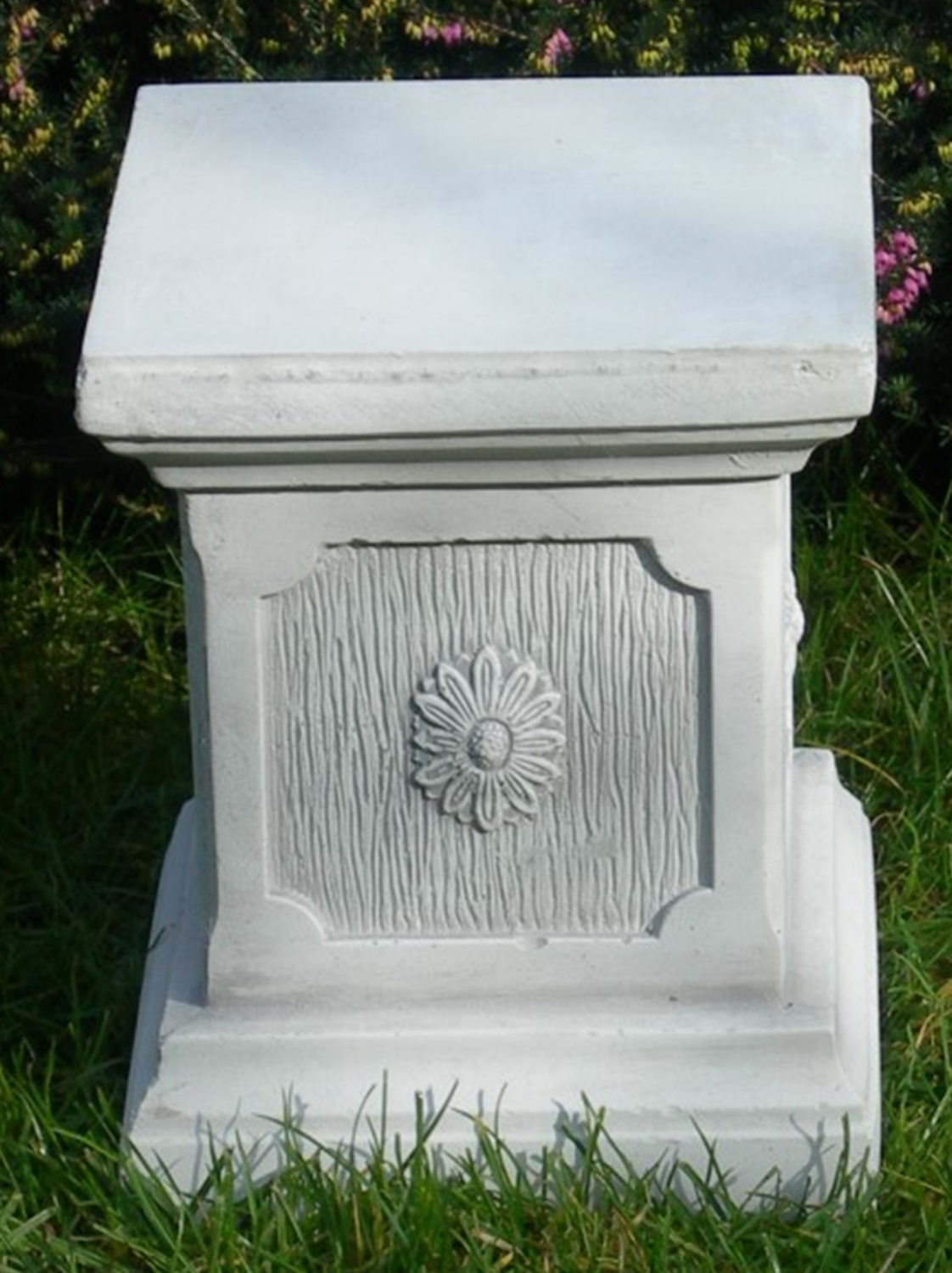 Beton Deko Figur Säule klassischer Stil H 25 cm Dekofigur Gartenskulptur Sockel aus Beton