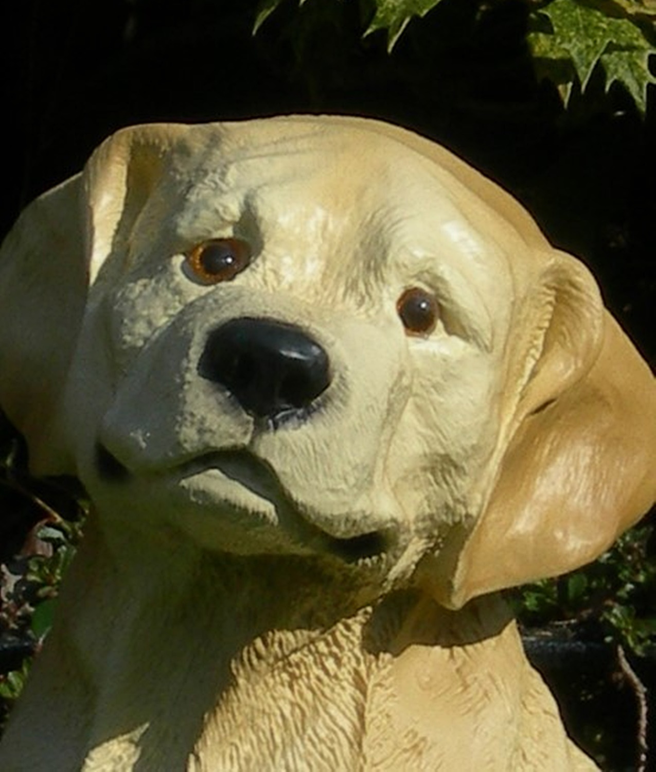 Dekorationsfigur Hund Labrador Retriever Welpe H 36 cm Dekofigur aus Kunstharz