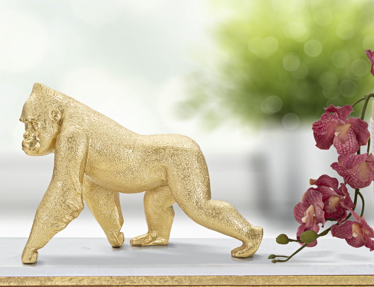 Dekofigur Gorilla laufend Tierfigur in edler goldenen Optik Fell fein strukturiert H 21,8 cm