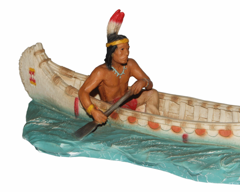 Indianerfigur Indianer Hiawatha im Kanu sitzend L 23,5 cm "He who makes Rivers" Deko Skulptur