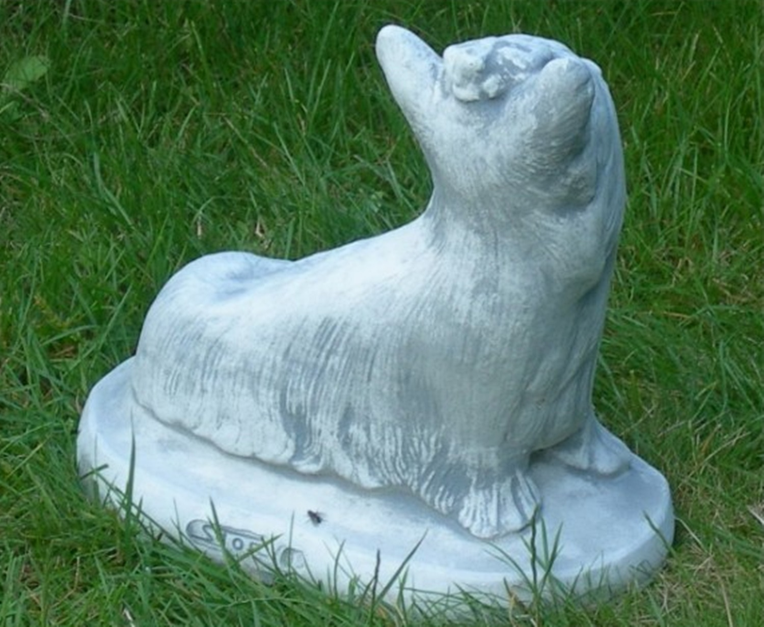 Beton Figur Yorkshire Terrier Hundefigur H 24 cm liegend Dekofigur und Gartenfigur