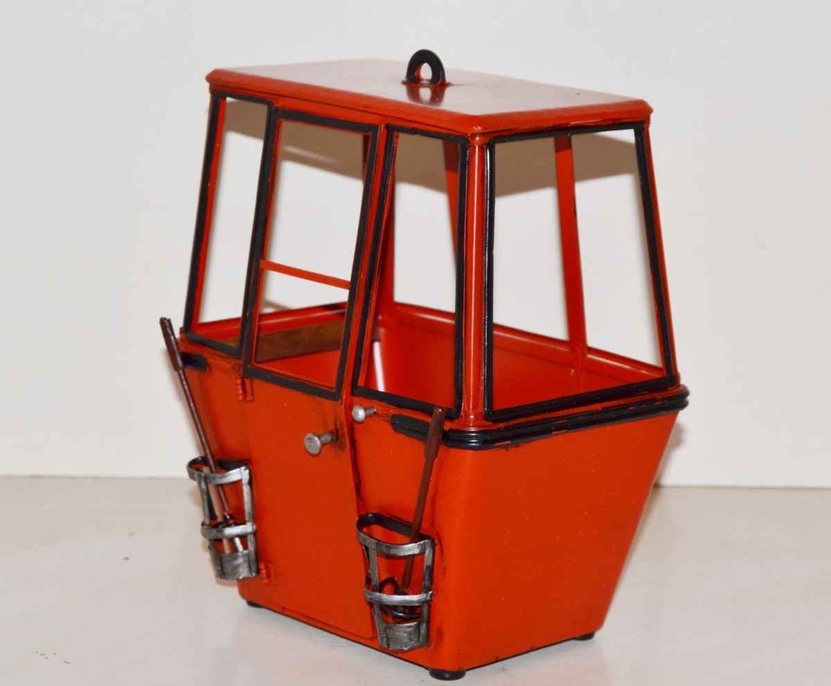Blechmodell Nostalgie Ski Gondel Oldtimer Berggondel rot Replikat aus der Schweiz H 20 cm