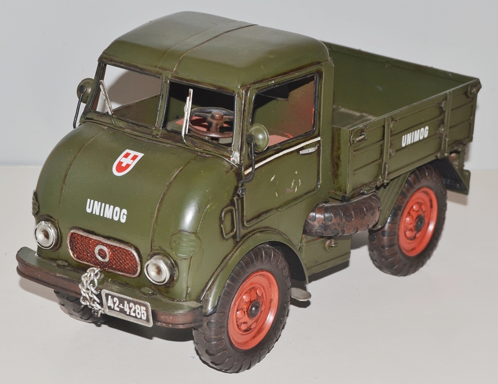 Blechauto Nostalgie Modellauto Oldtimer Automarke Unimog Modell Typ 401 Froschauge aus Blech L 32 cm