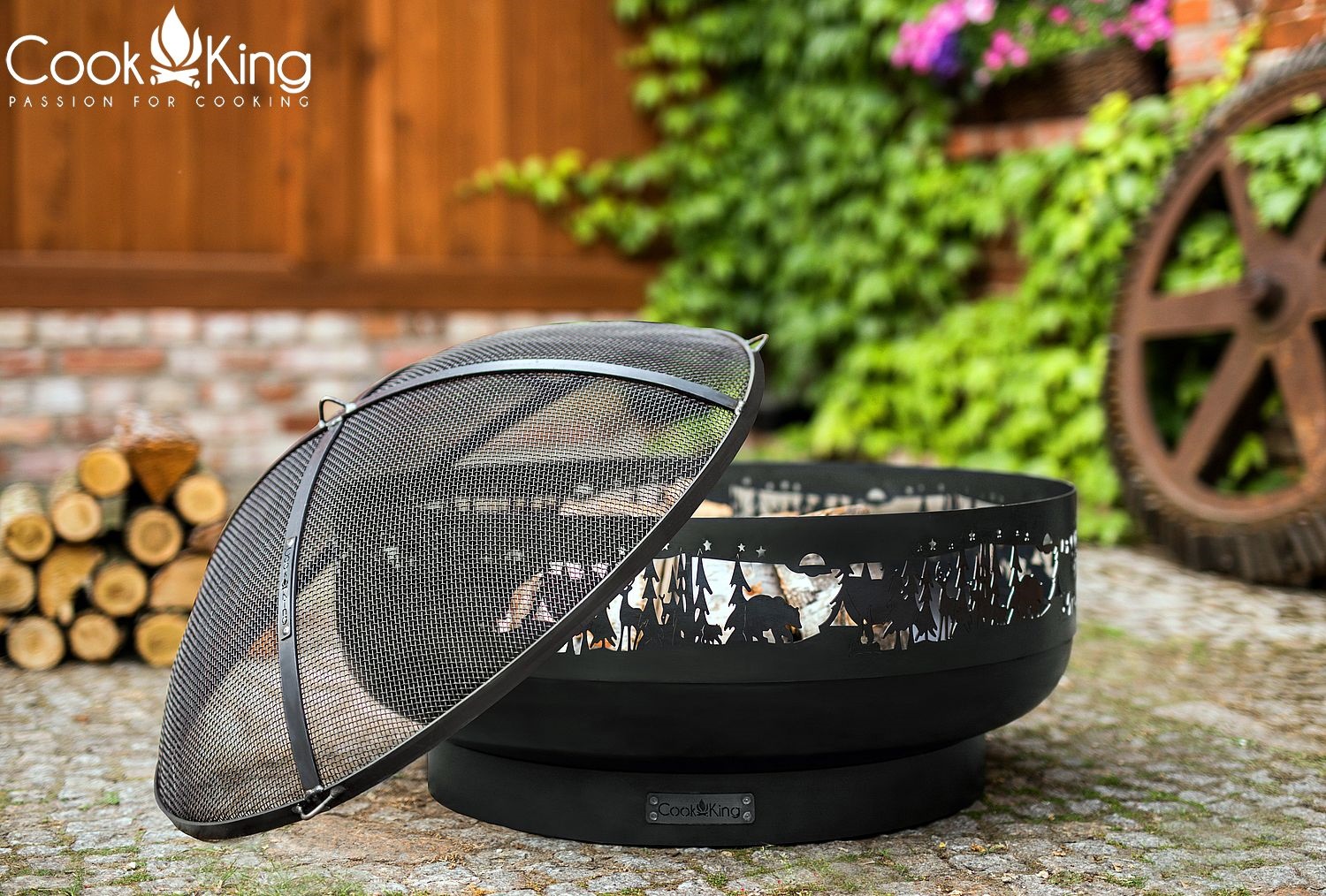 Feuerschale "Forest" Ø 80 cm Feuerstelle für Garten aus Stahl Feuerkorb als Wärmequelle