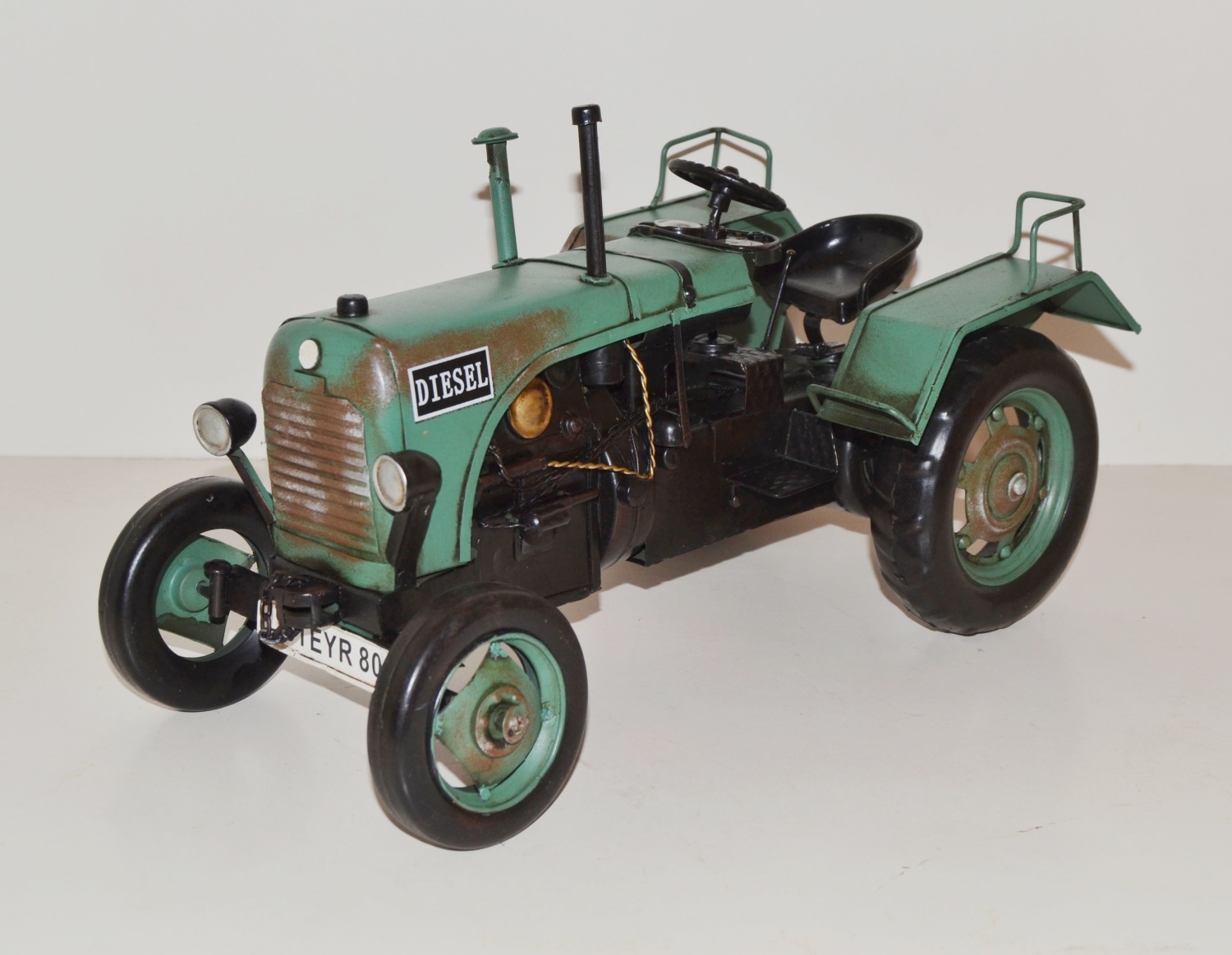 Blechtraktor Nostalgie Modellauto Oldtimer Marke Steyr Daimler Puch Traktor Modell aus Blech L 33 cm