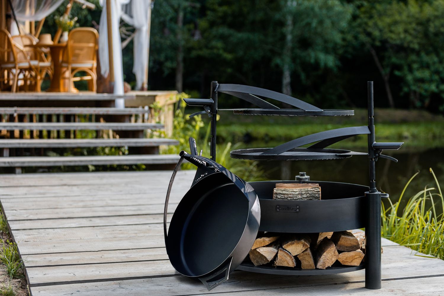 Feuerschale "Montana X" Ø 80 cm mit drehbahrem Rost Ø 60 cm aus Stahl als Wärmequelle oder Grill