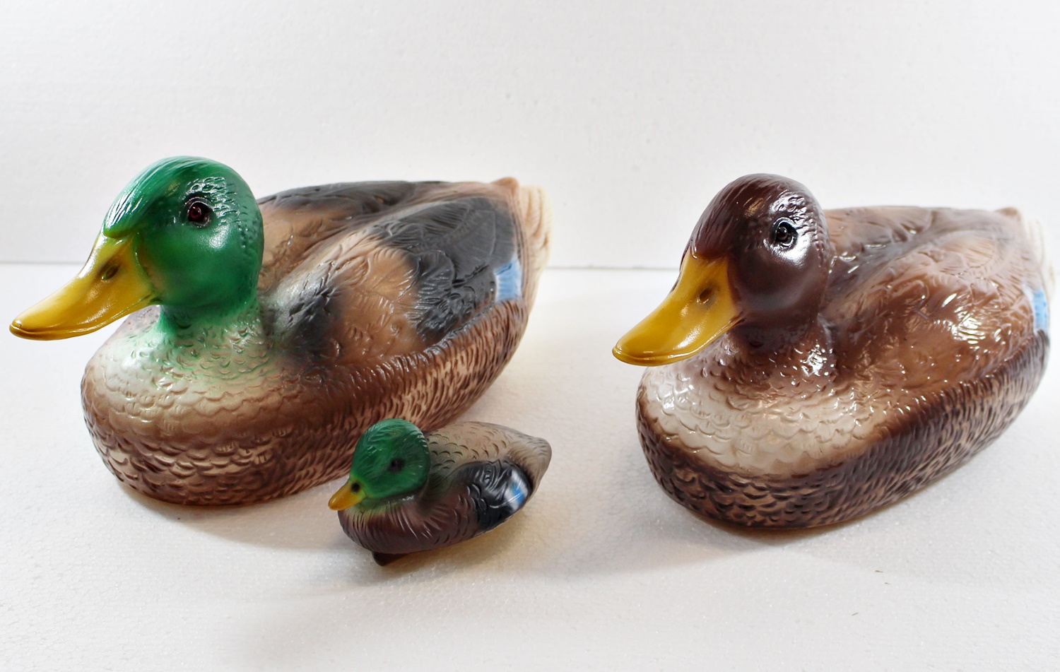 Deko Tier Figur Gartenfigur Entenfamilie Ente, Erpel und Entlein als Satz aus Kunststoff H 7-16 cm