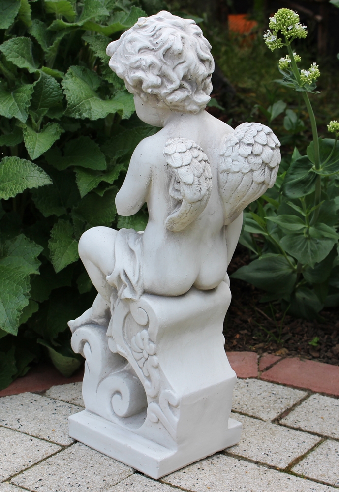 Beton Figur Engel sitzend auf Sockel H 49 cm Dekofigur und Gartenskulptur