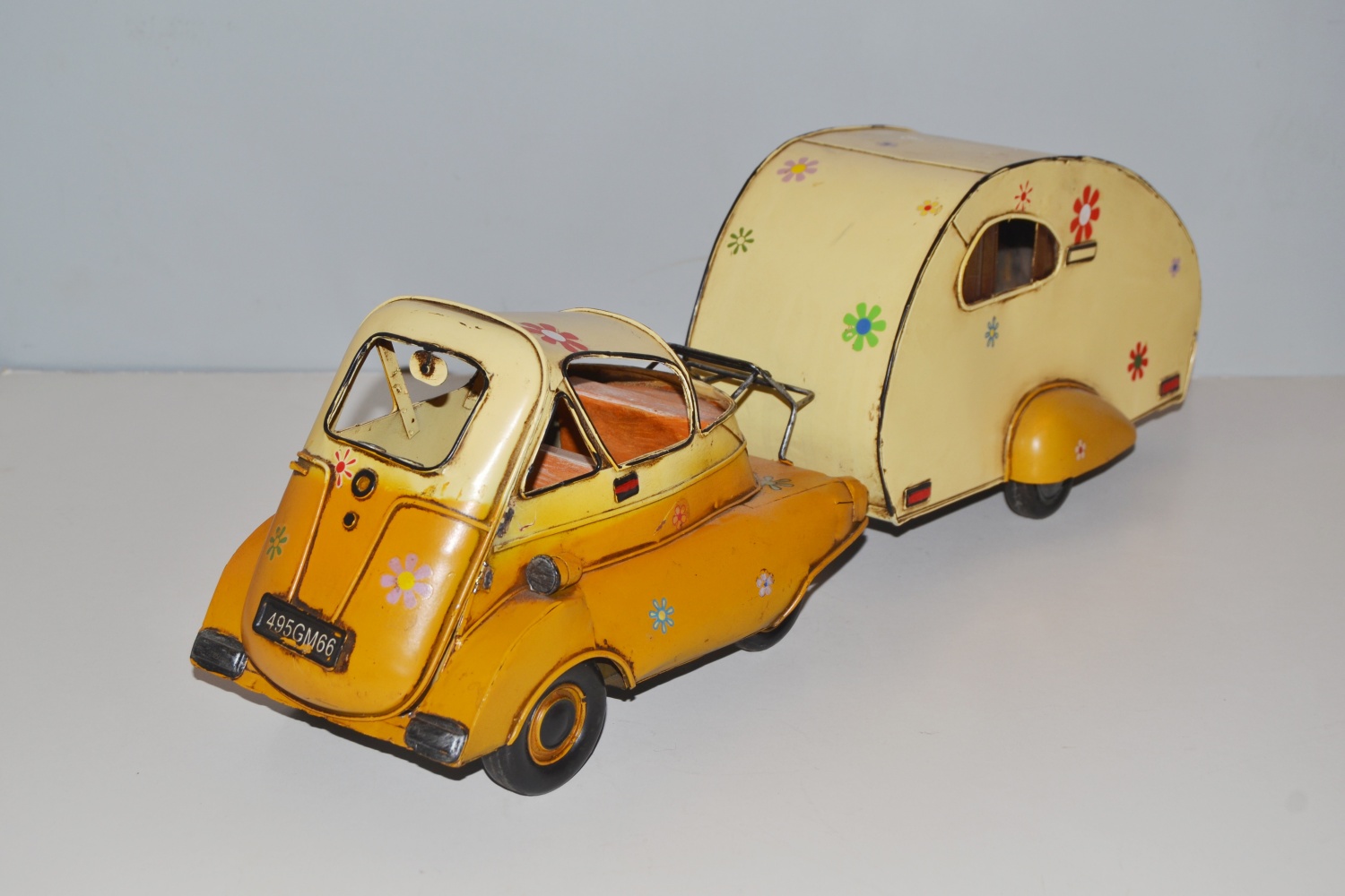 Blechauto Nostalgie Modellauto Oldtimer Automarke BMW Isetta Modell Wohnwagen aus Blech L 53 cm