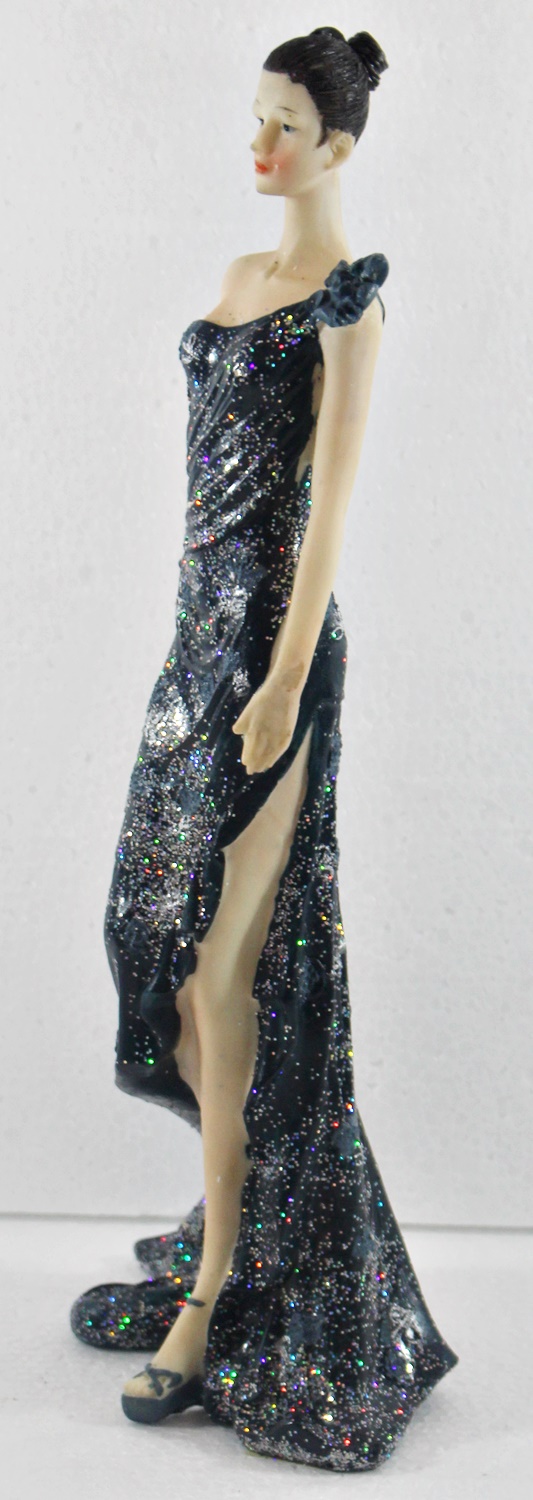 Beauty Figur Deko Modefigur Modepuppe Nostalgiefigur Dame schwarzen Kleid mit blauer Blume aus Resin